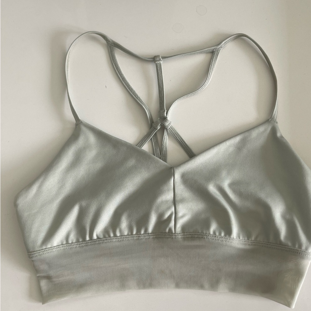 ALO YOGA Lush BRA in LIGHT MINT GREEN